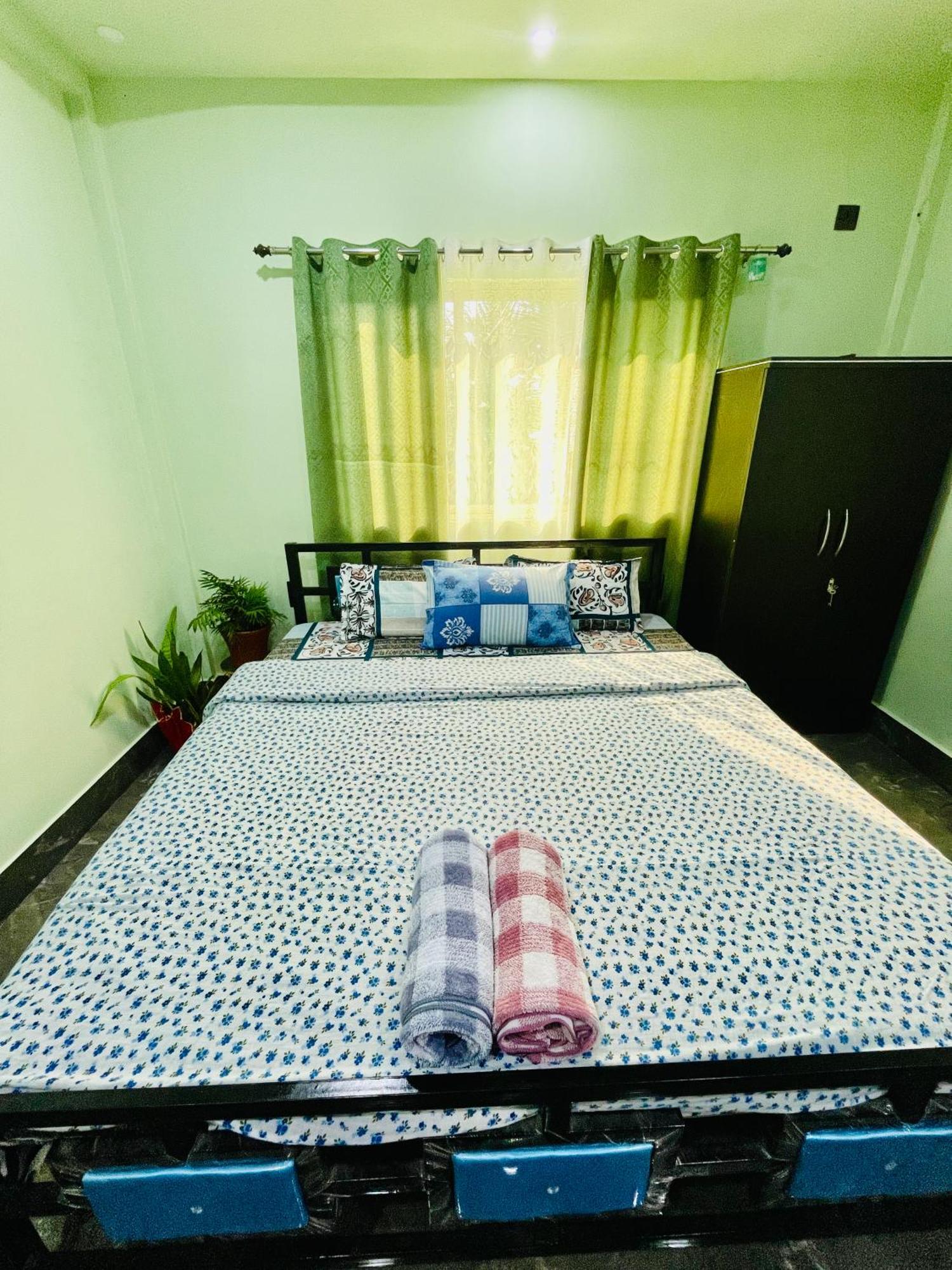 Deka'S Homestay Tezpur Екстериор снимка